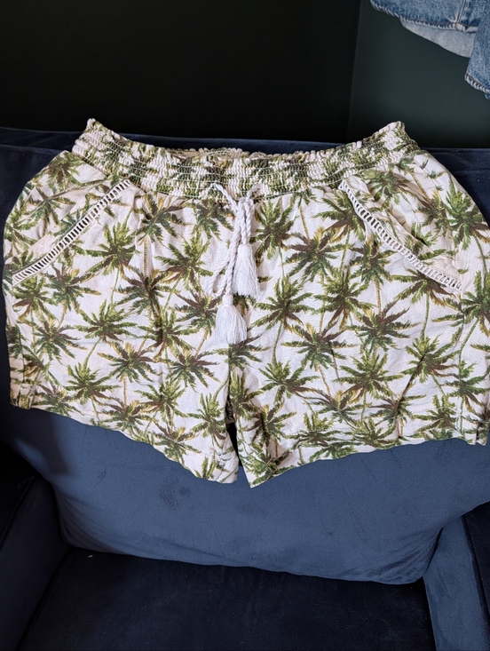 Briggs New York Pants - Briggs New York Palm-Print Shorts - White & Green 💛
